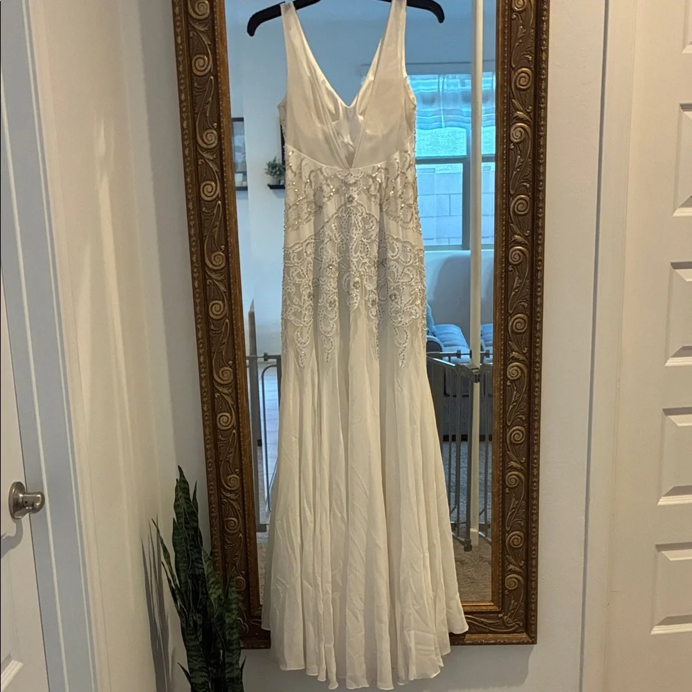 Sue Wong nocturne Ivory Beaded Lace V-Neck Wedding Gown - Picture 8 of 17